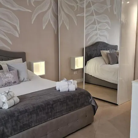 Kisses From Open Space - No Pets Allowed *